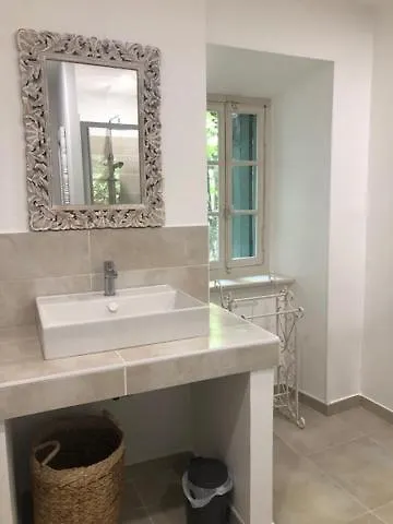 Chateau De Paulignan Trausse