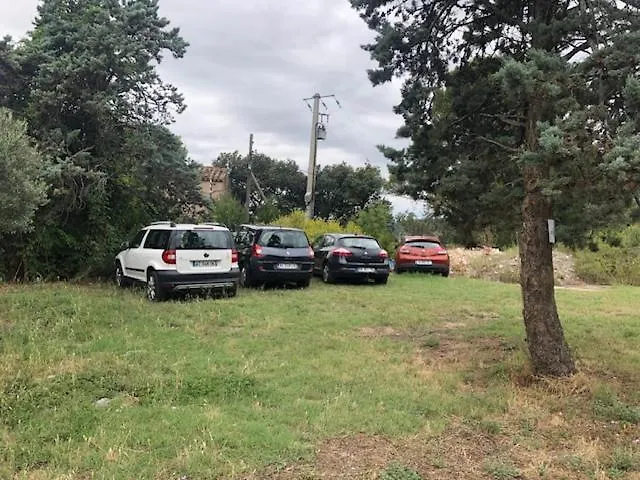 Chateau De Paulignan Bed & Breakfast 3*